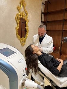 فادي نصر واحد من ألمع الأطباء في عالم التجميل