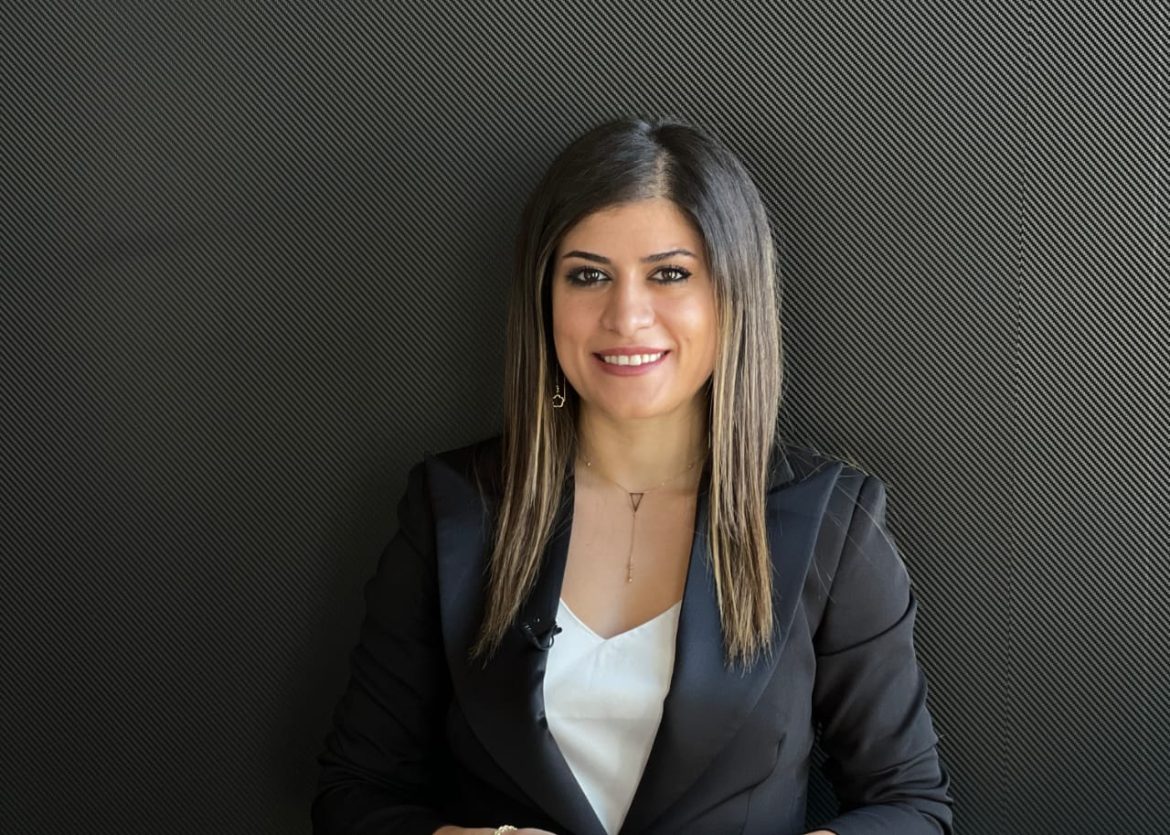 المستشارة المالية ميرنا البنّا تكشف خفايا ارتفاع الذهب ومستقبل الدولار واستعادة الودائع!